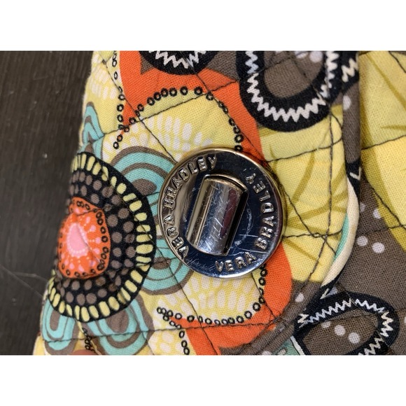 Vera Bradley Flower Shower Turnlock Wallet Wristlet Quilted Floral Pattern‎ - Picture 5 of 13